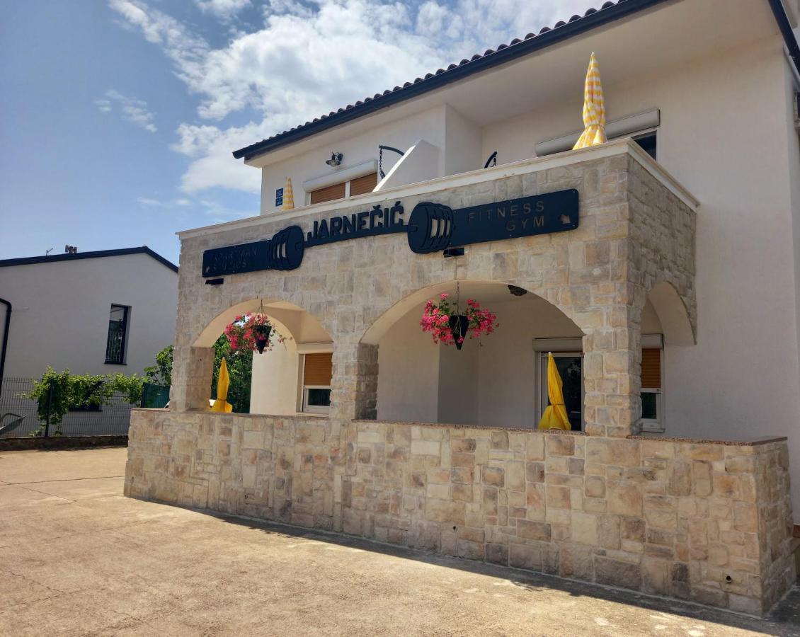 Studio Apartmani “Jarnecic” كرك المظهر الخارجي الصورة
